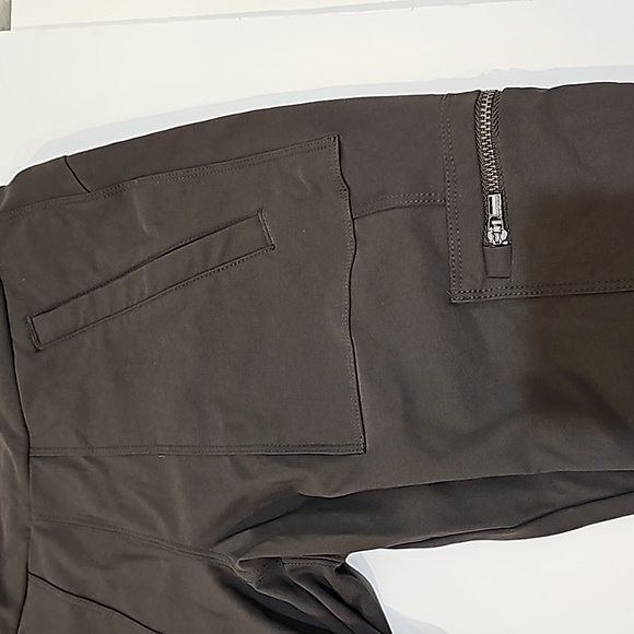Athleta yoga Cargo Jogger Size 2 Black - Picture 3 of 12